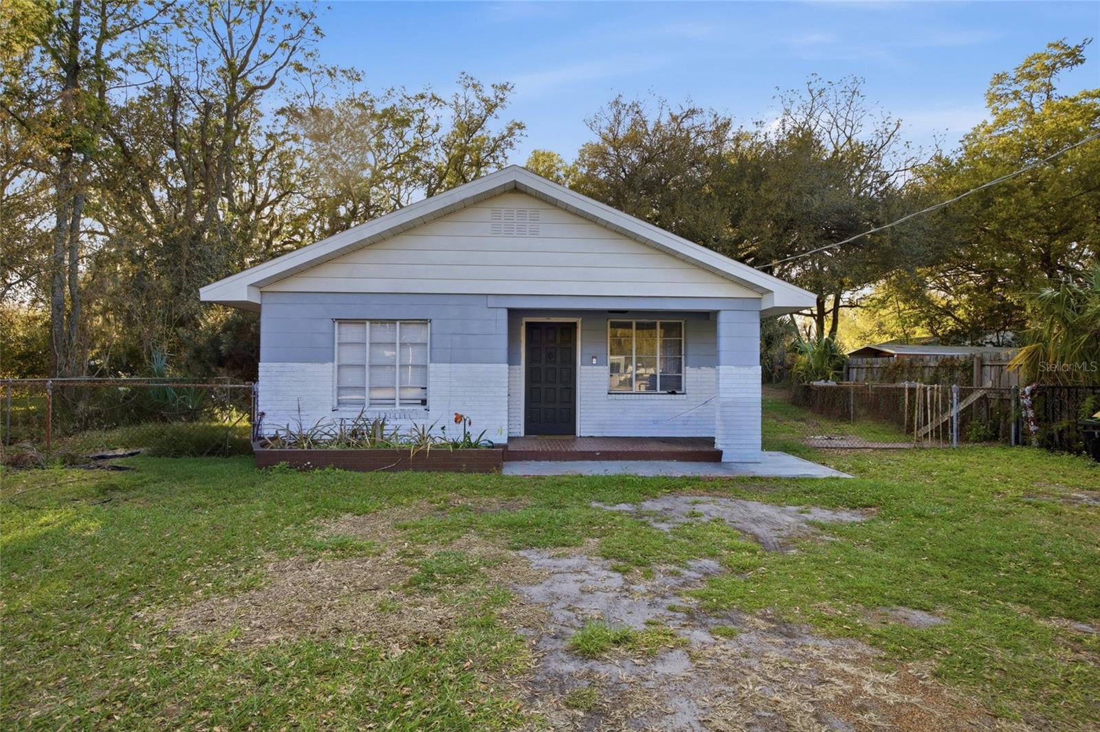 907 Center St, FL