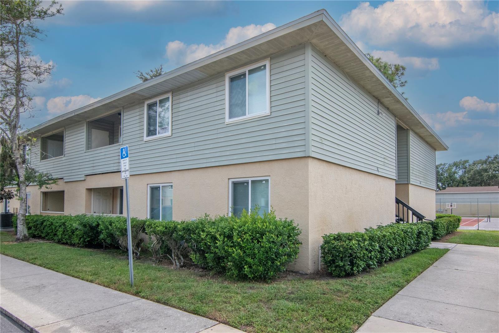 228 Berry Tree Place, FL