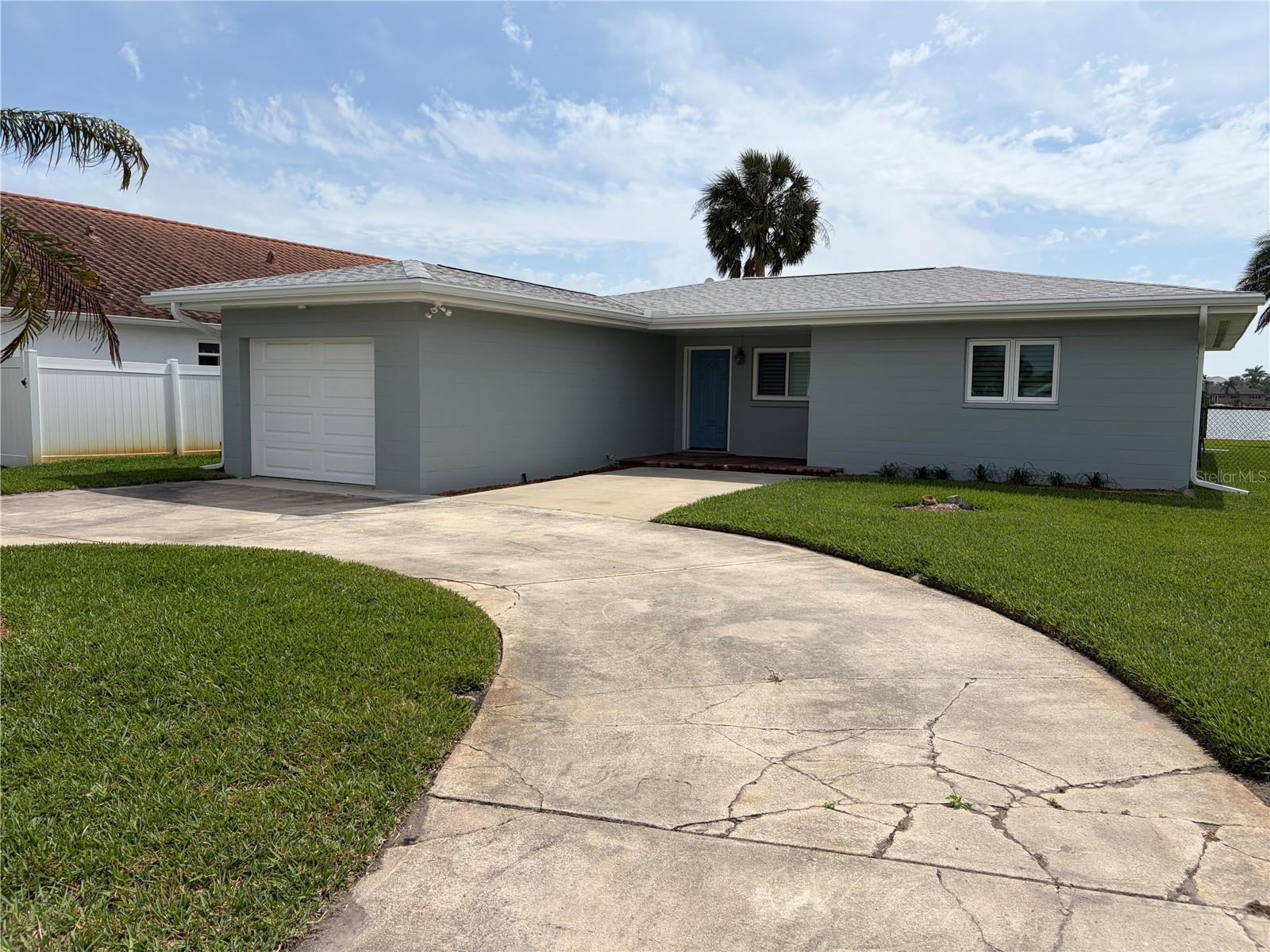 17045 Dolphin Drive, FL