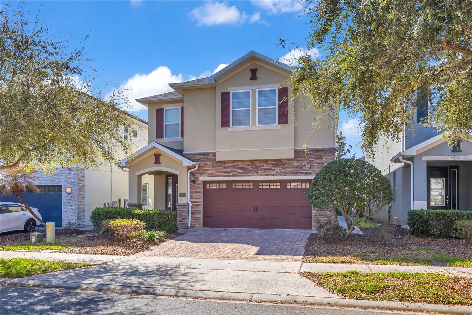 460 Lasso Dr, FL