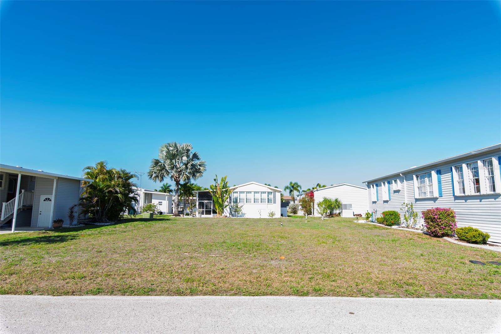 12 Freeman Avenue, FL