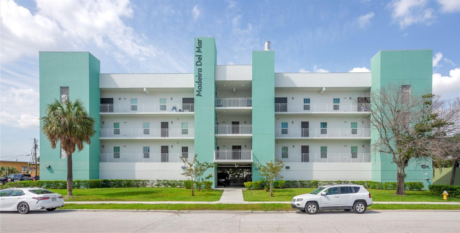 15305 1st St E #202, FL