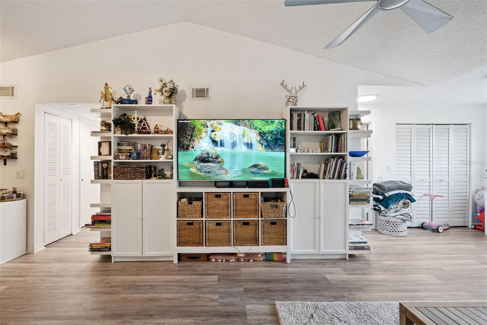 4642 Commander Drive, FL