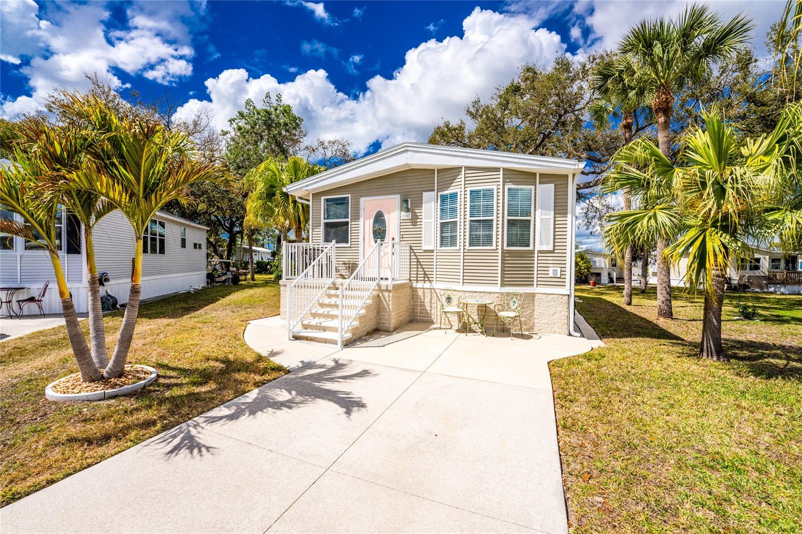 50 Crown Point Dr, FL