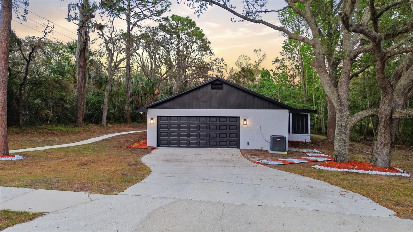 300 E Sweetwater Creek Dr, FL