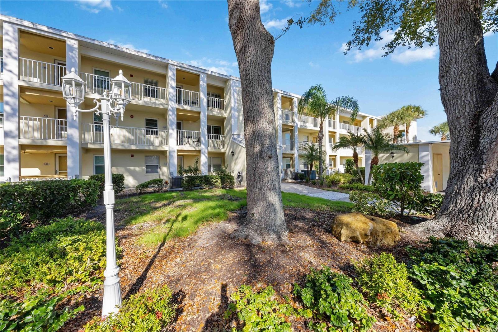 433 Cerromar Ln #440, FL