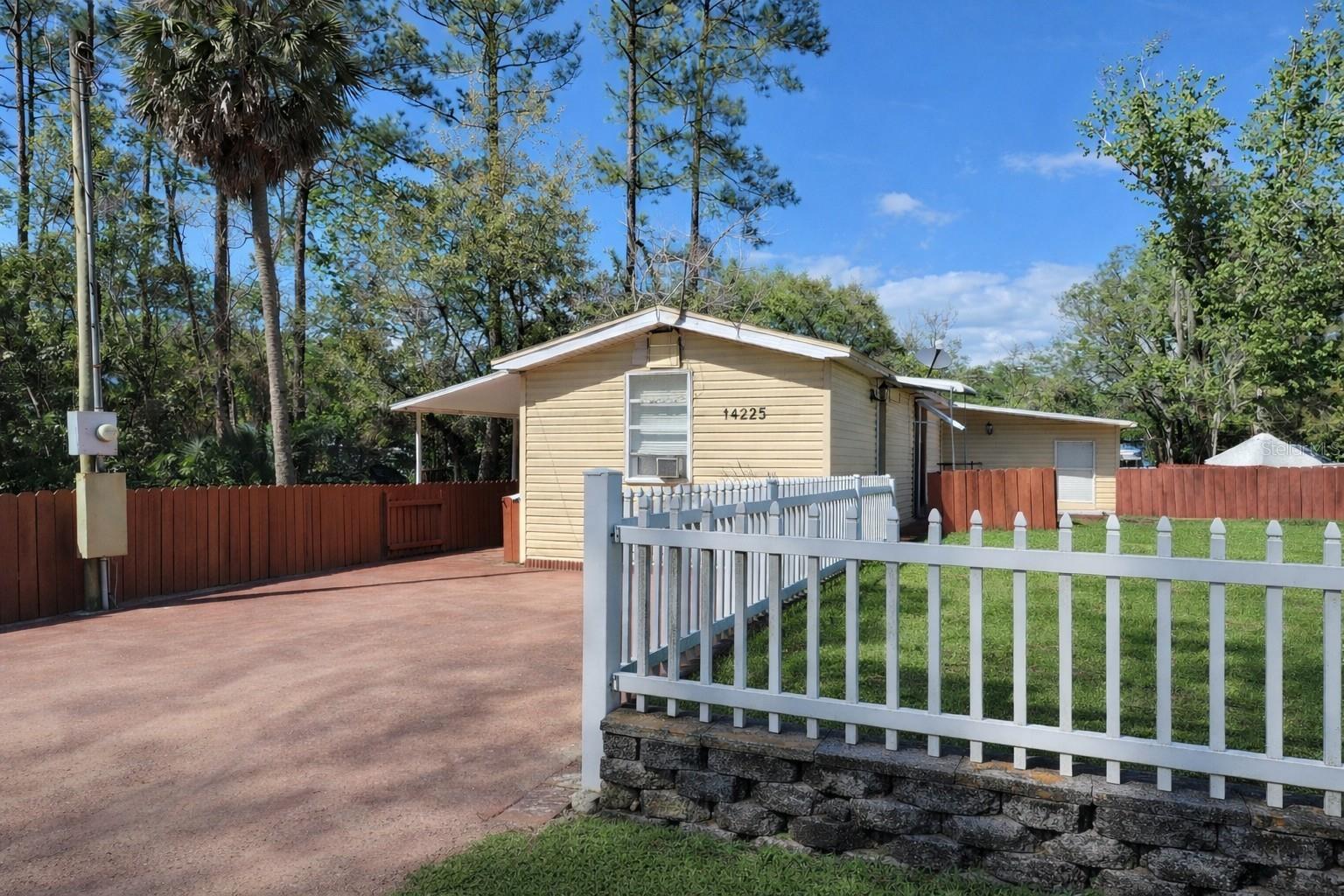 15423 Navaho Trail, FL
