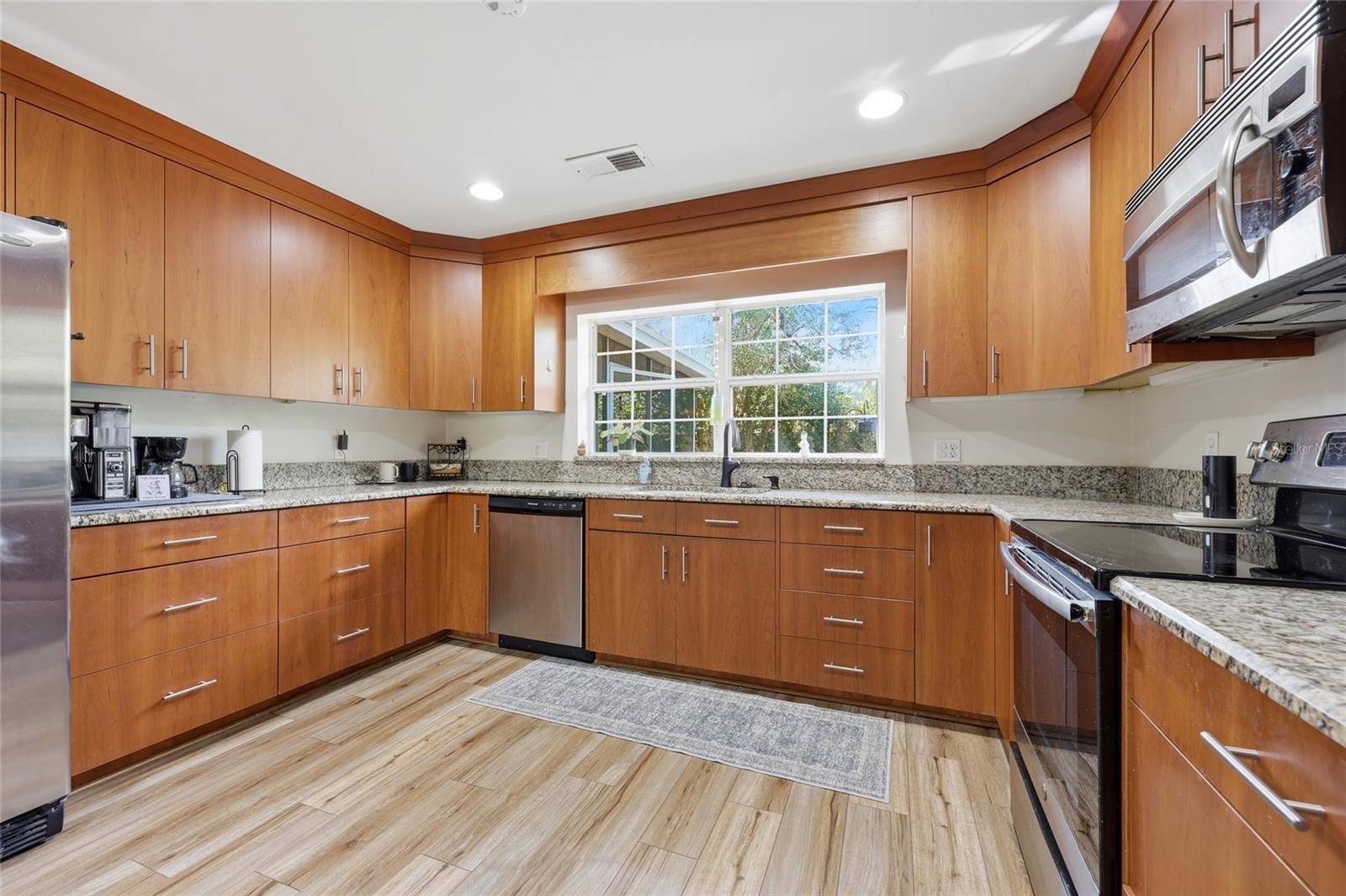 812 36th Terrace, FL