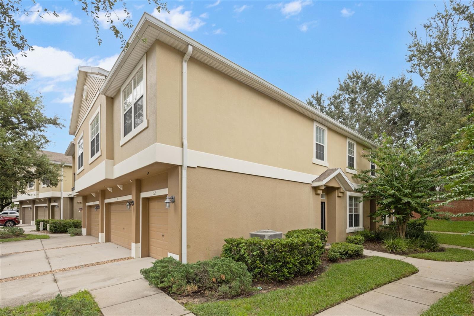 529 Climbing Ivy Court, FL