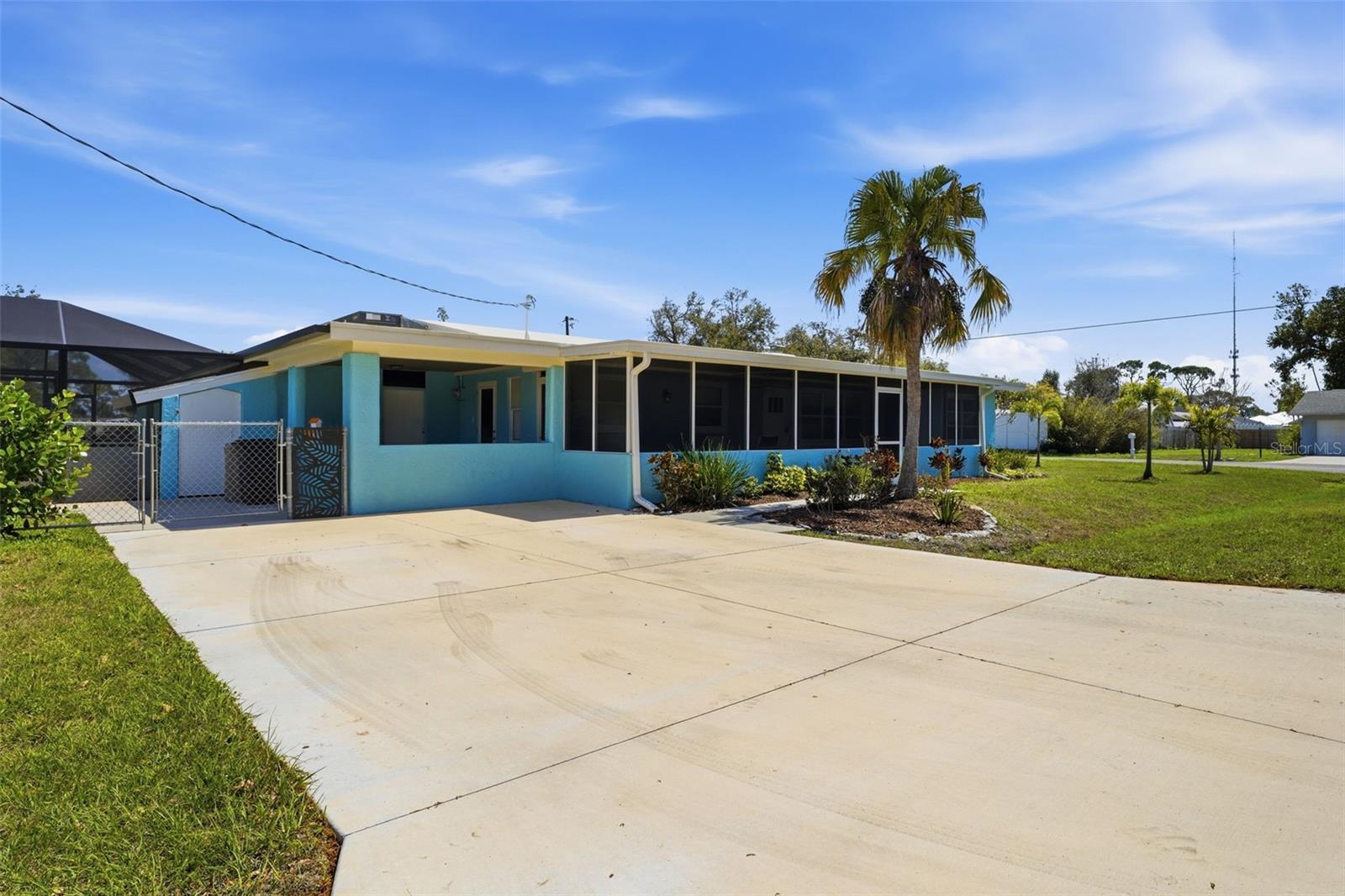 2400 Pine Ct, FL