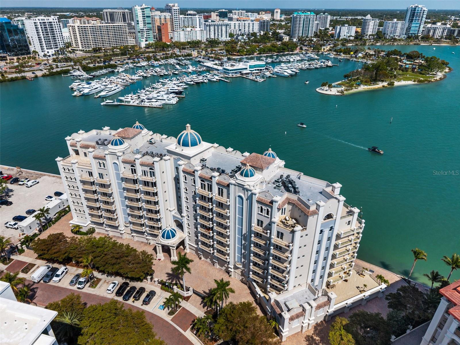 464 Golden Gate Point, FL