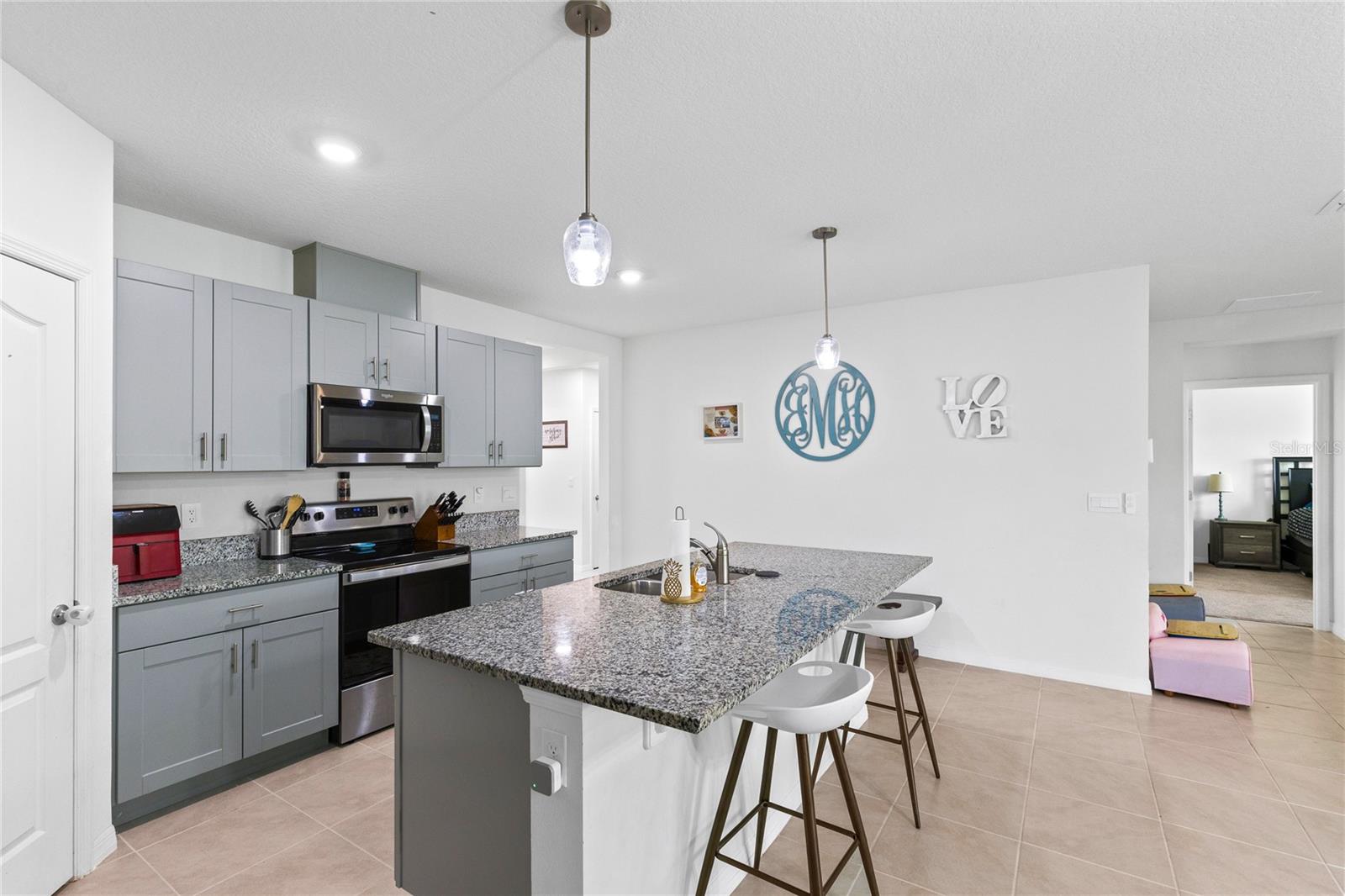 452 Baroness Way, FL