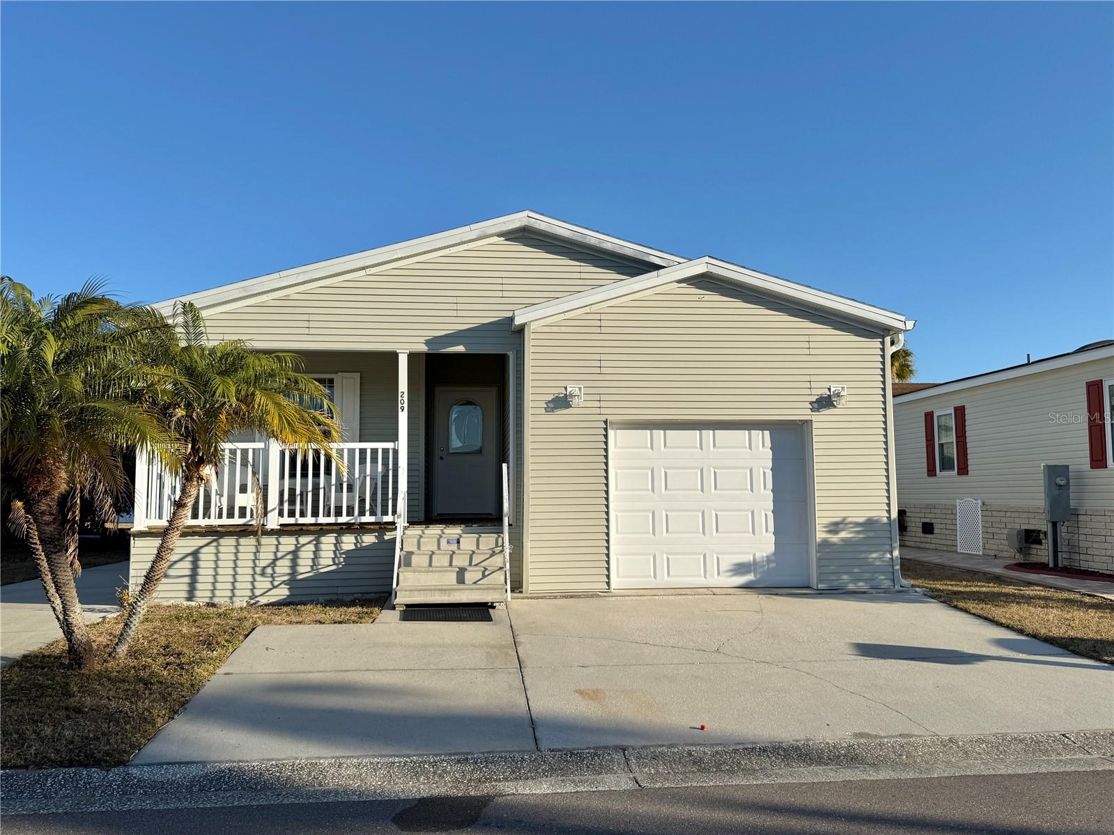 209 Port Royal Lane, FL