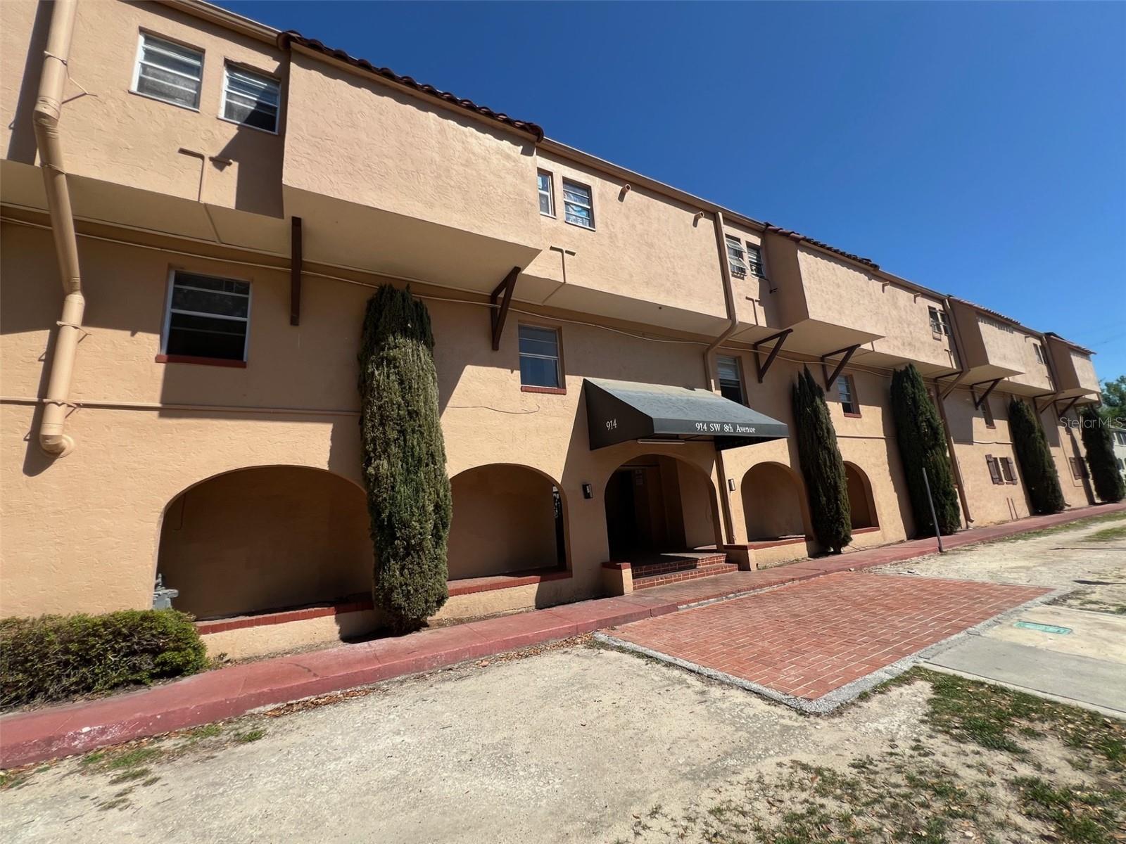 914 8th Avenue, FL