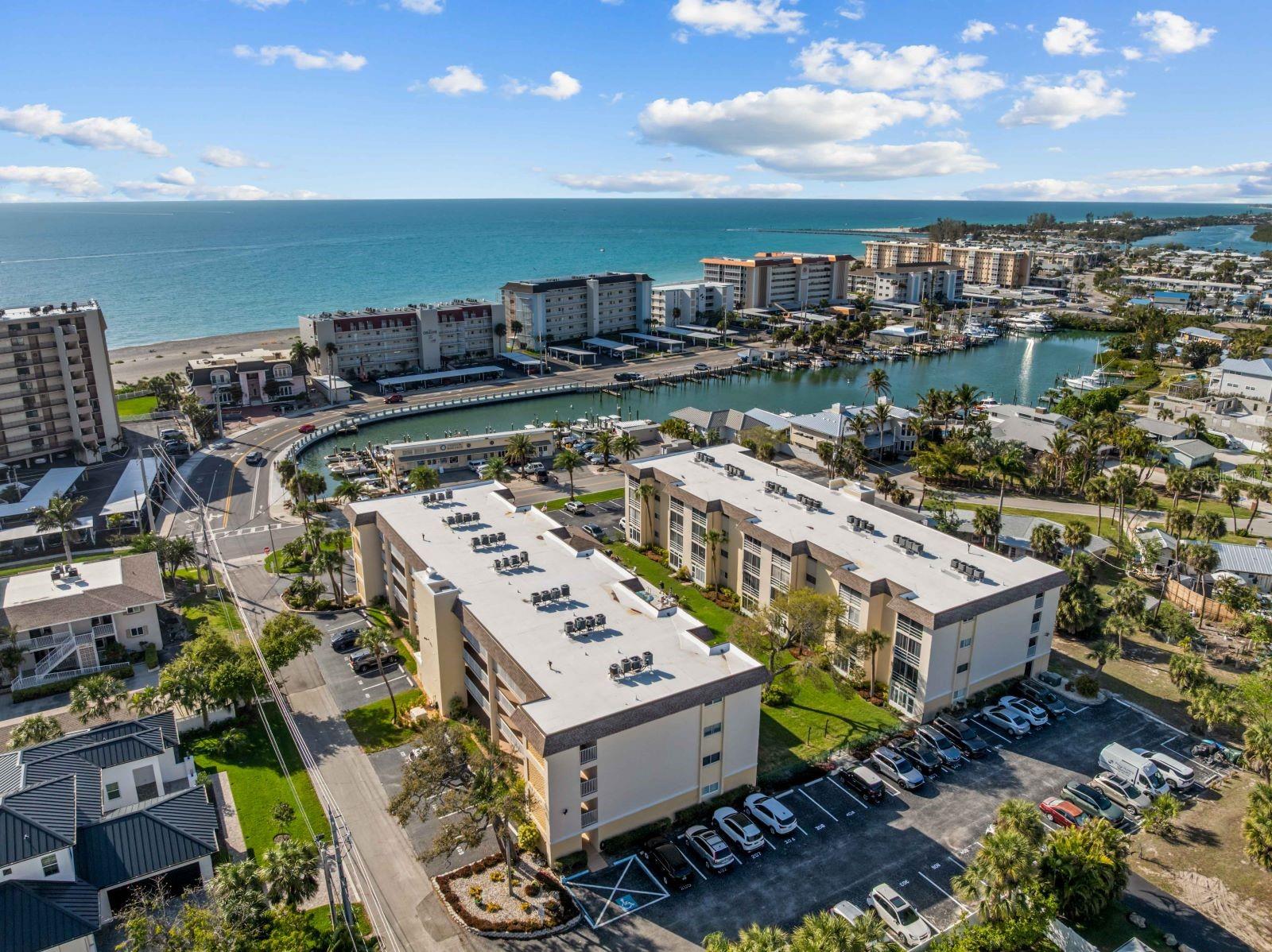 995 Laguna Drive, FL