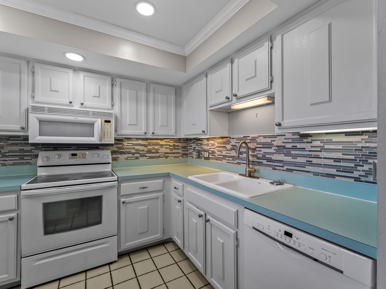 995 Laguna Drive, FL