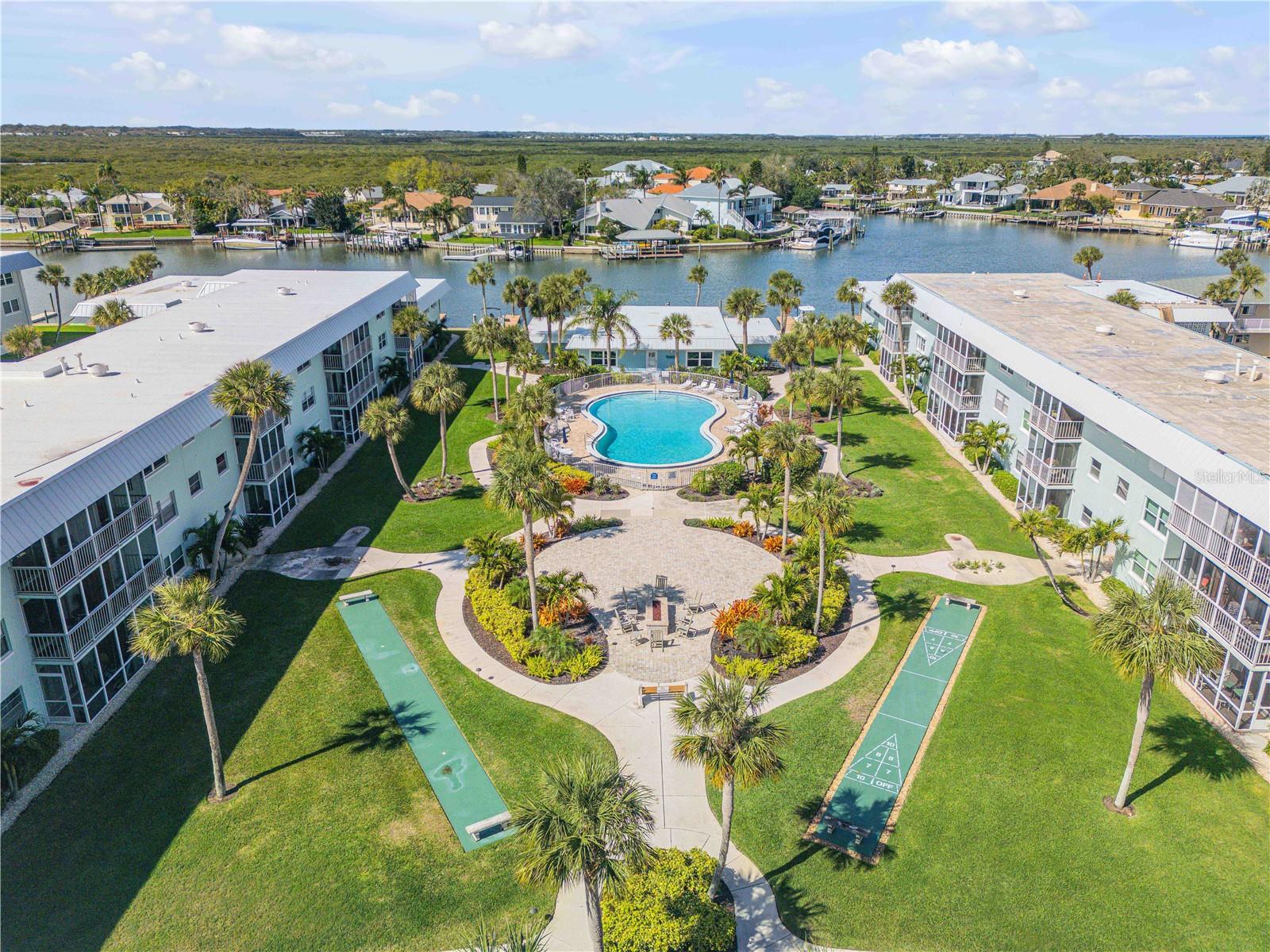 325 Causeway, FL