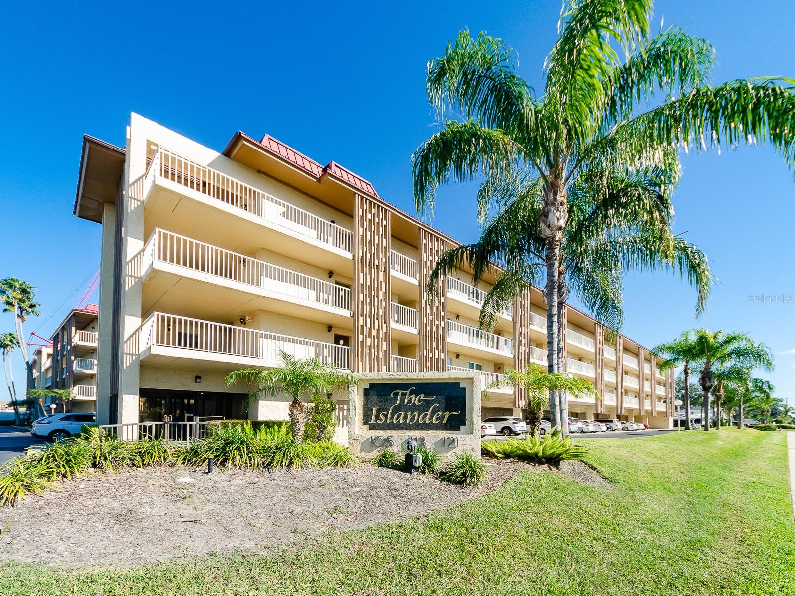 105 Island Way #143, FL