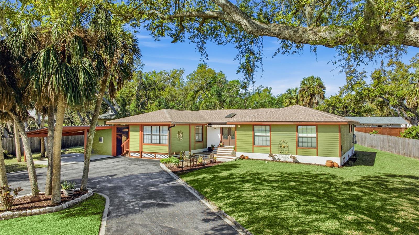 906 Tropical Drive, FL