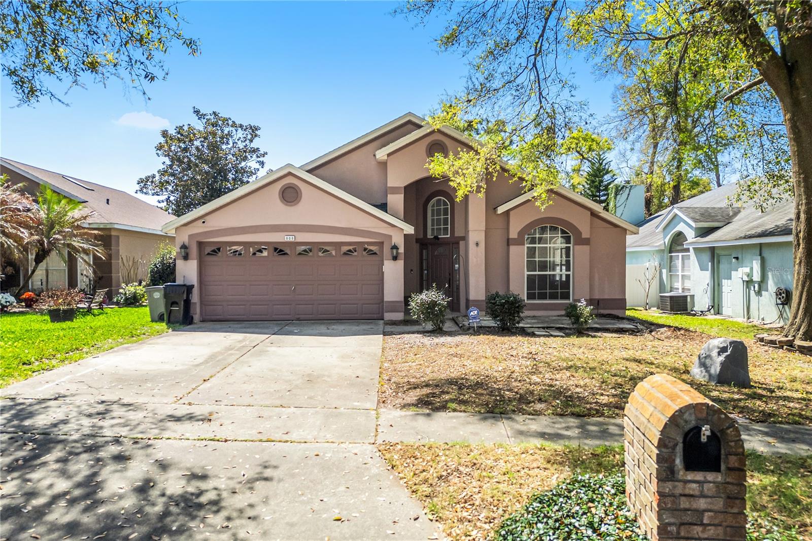 808 White Ivey Court, FL