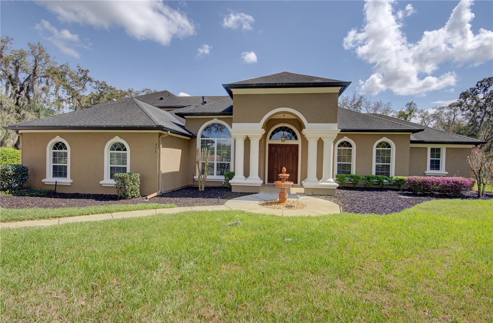 916 Mills Estate Place, FL