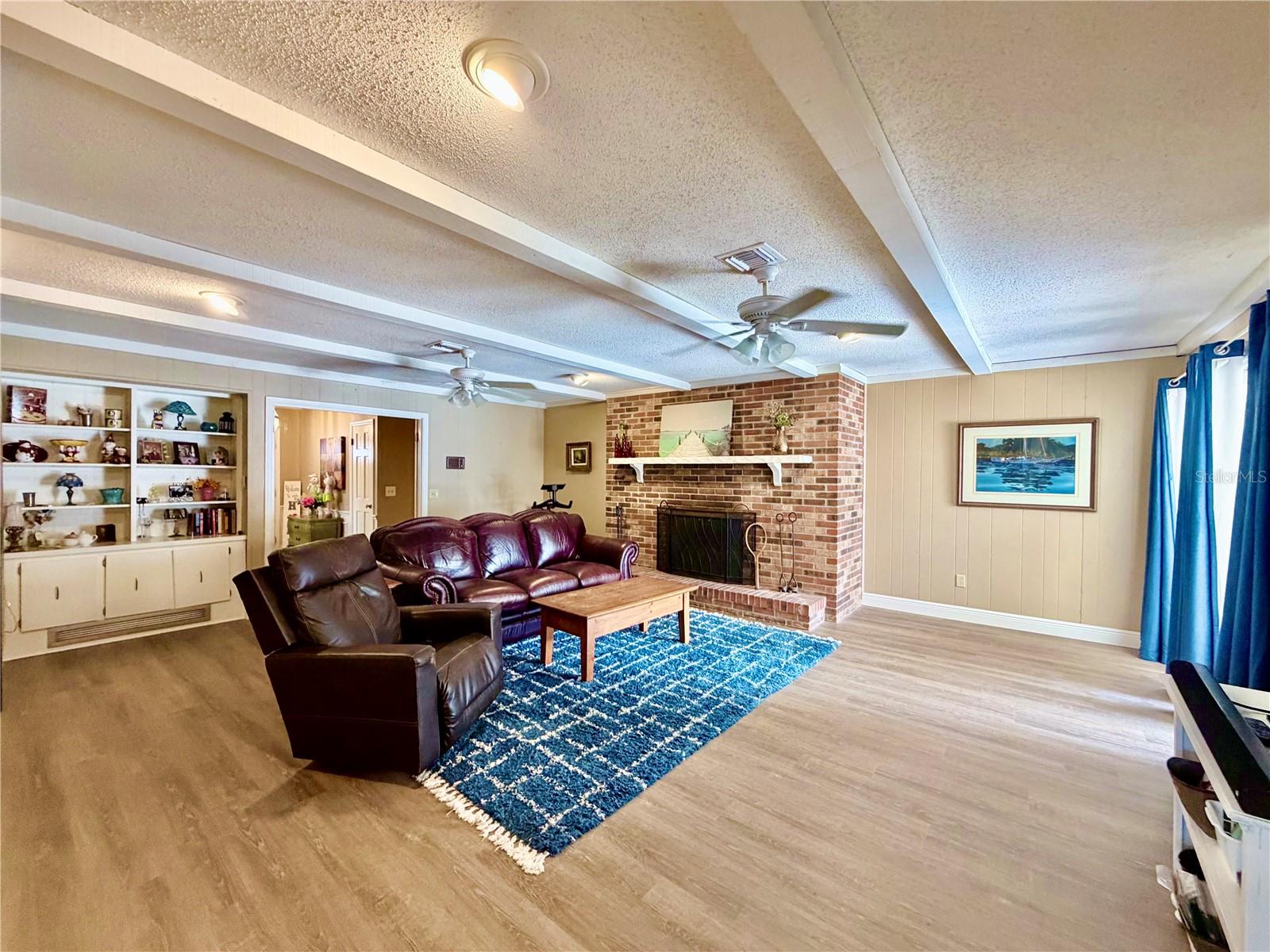 320 White Oak Circle, FL