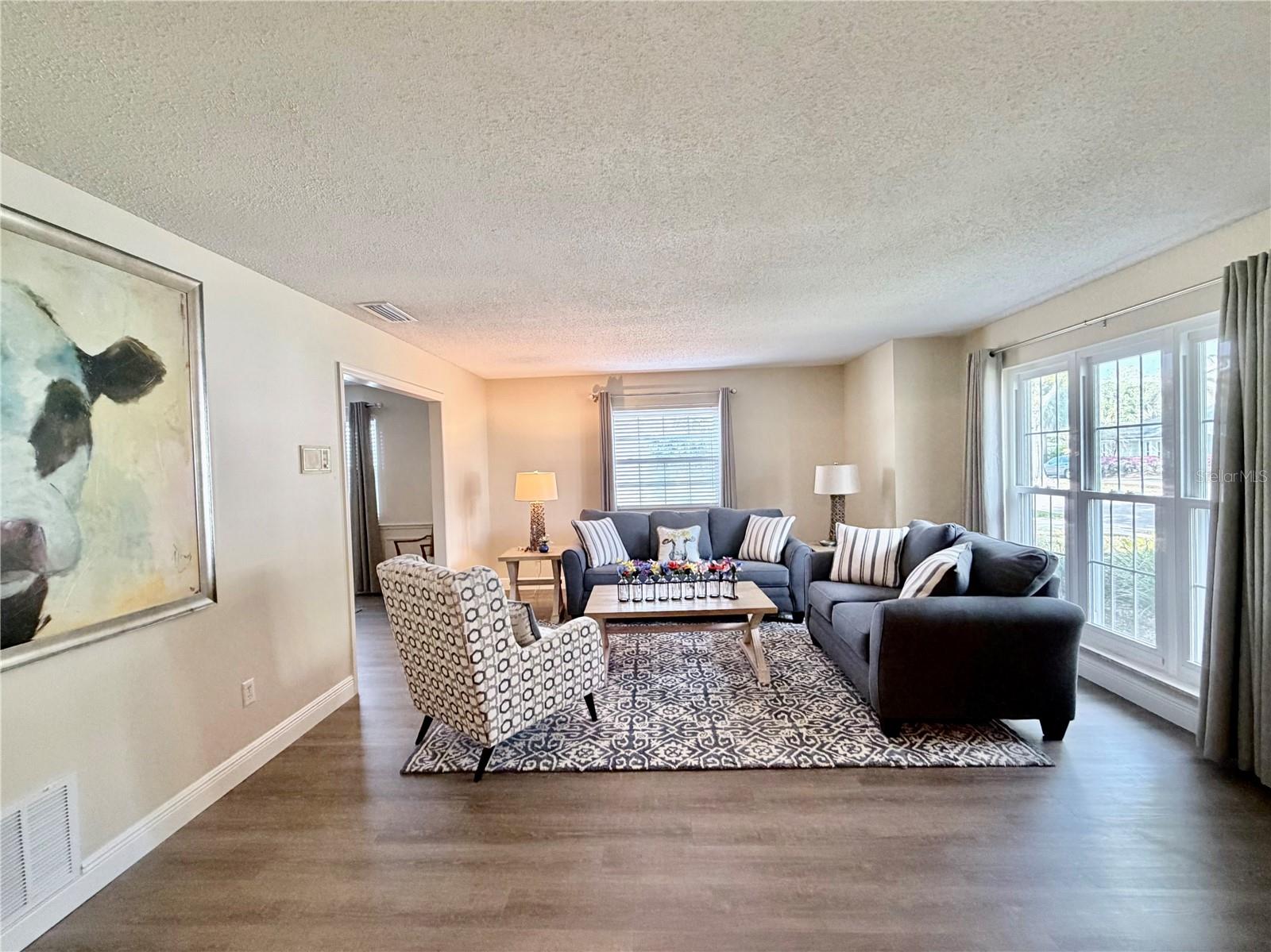320 White Oak Circle, FL