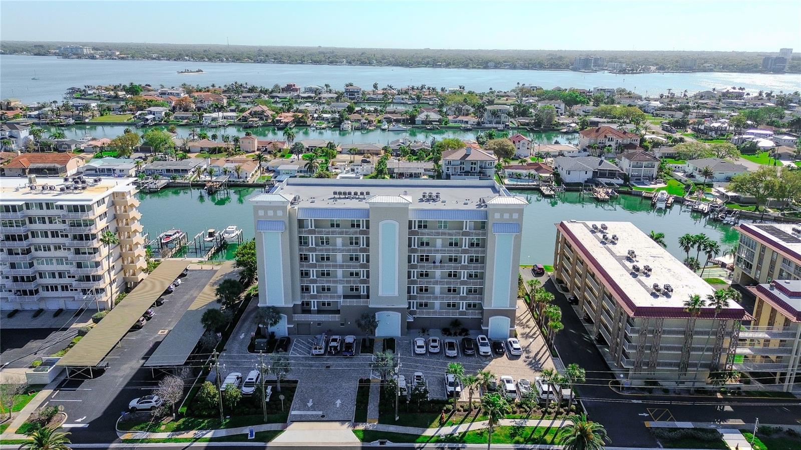 125 Island Way #503, FL