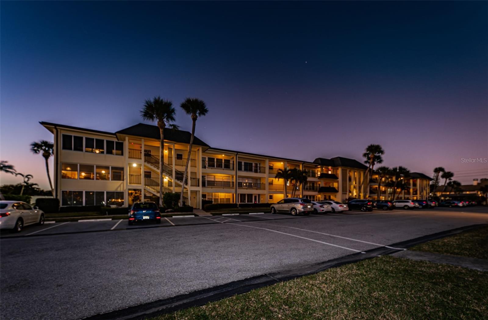 4700 Cove Circle, FL