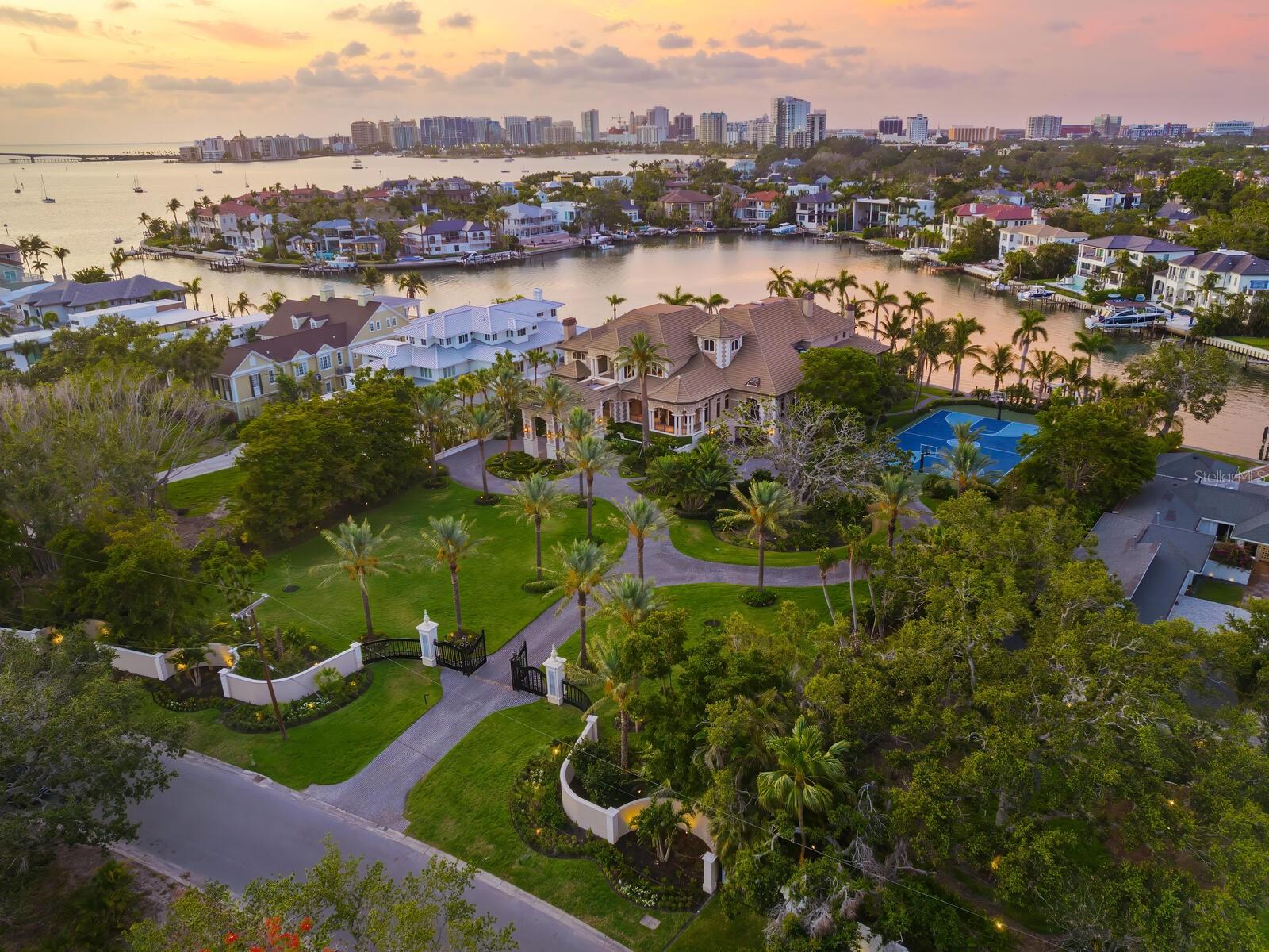 1423 Hillview Drive, FL