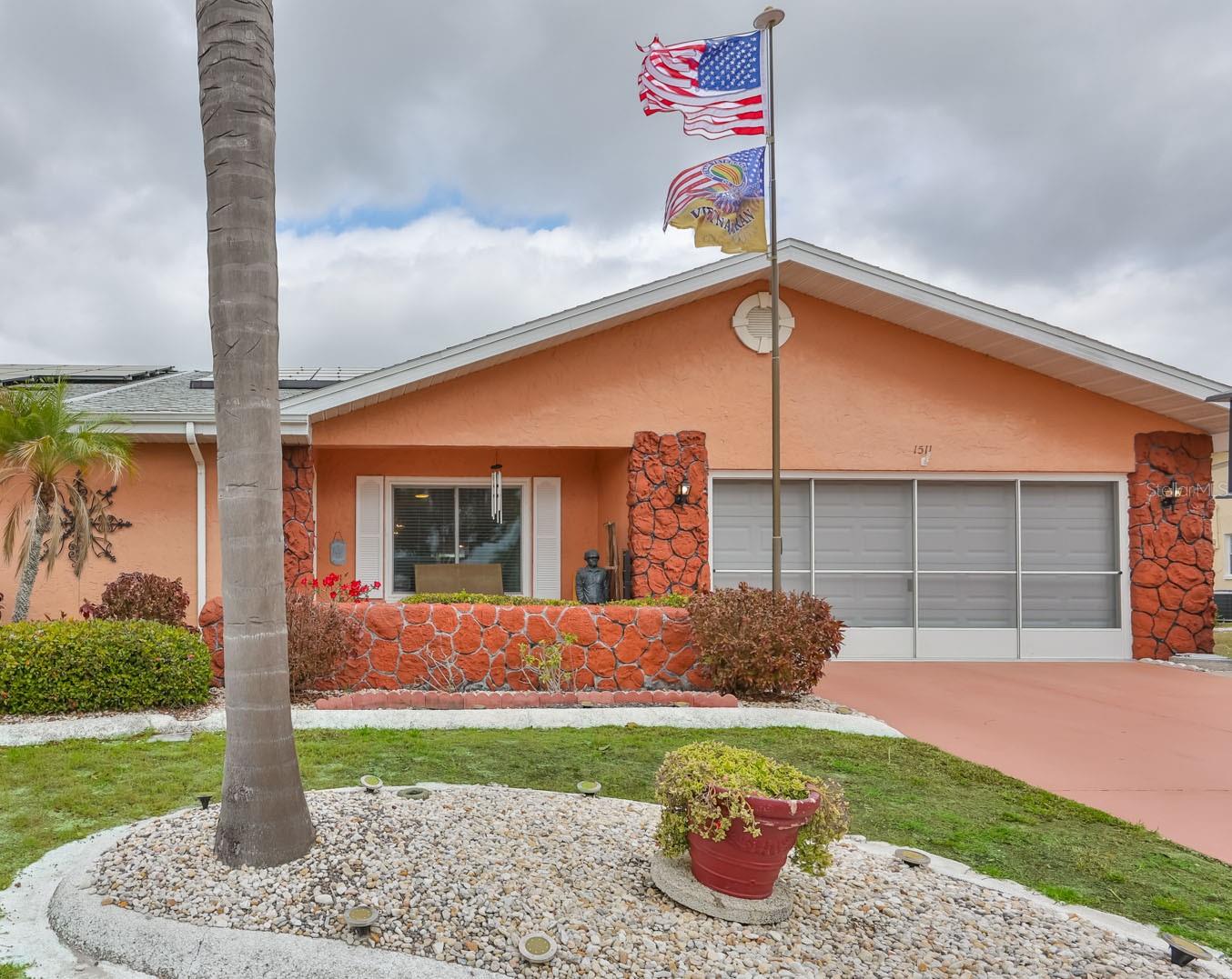 1511 Cloister Dr, FL