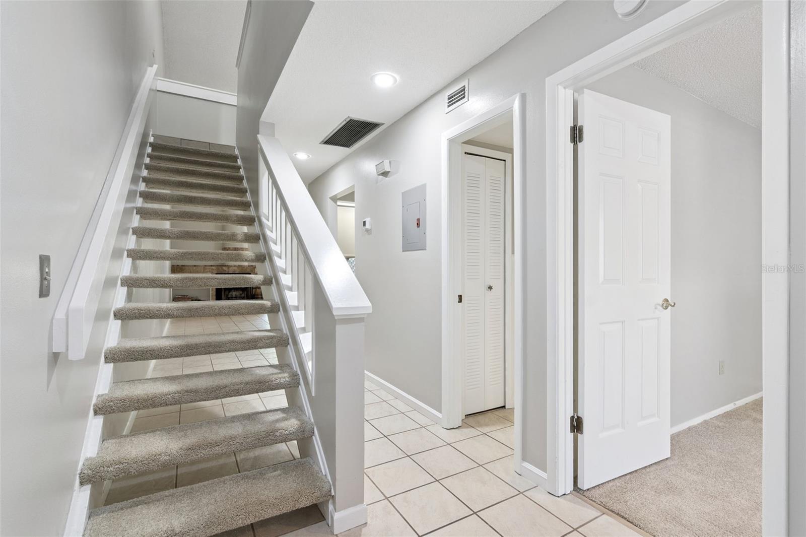 502 Club Dr, FL
