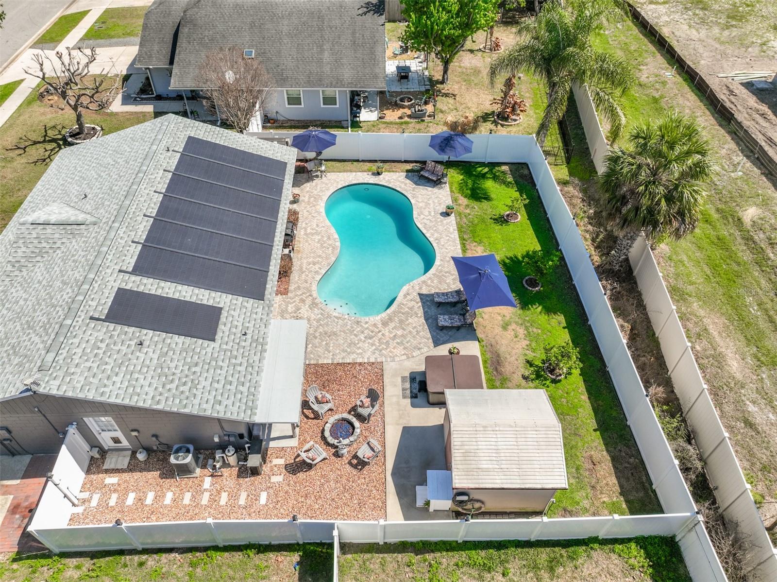 589 Clairmont Ln, FL