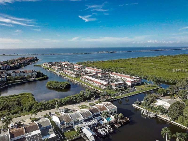 8822 Bay Pointe Drive, FL