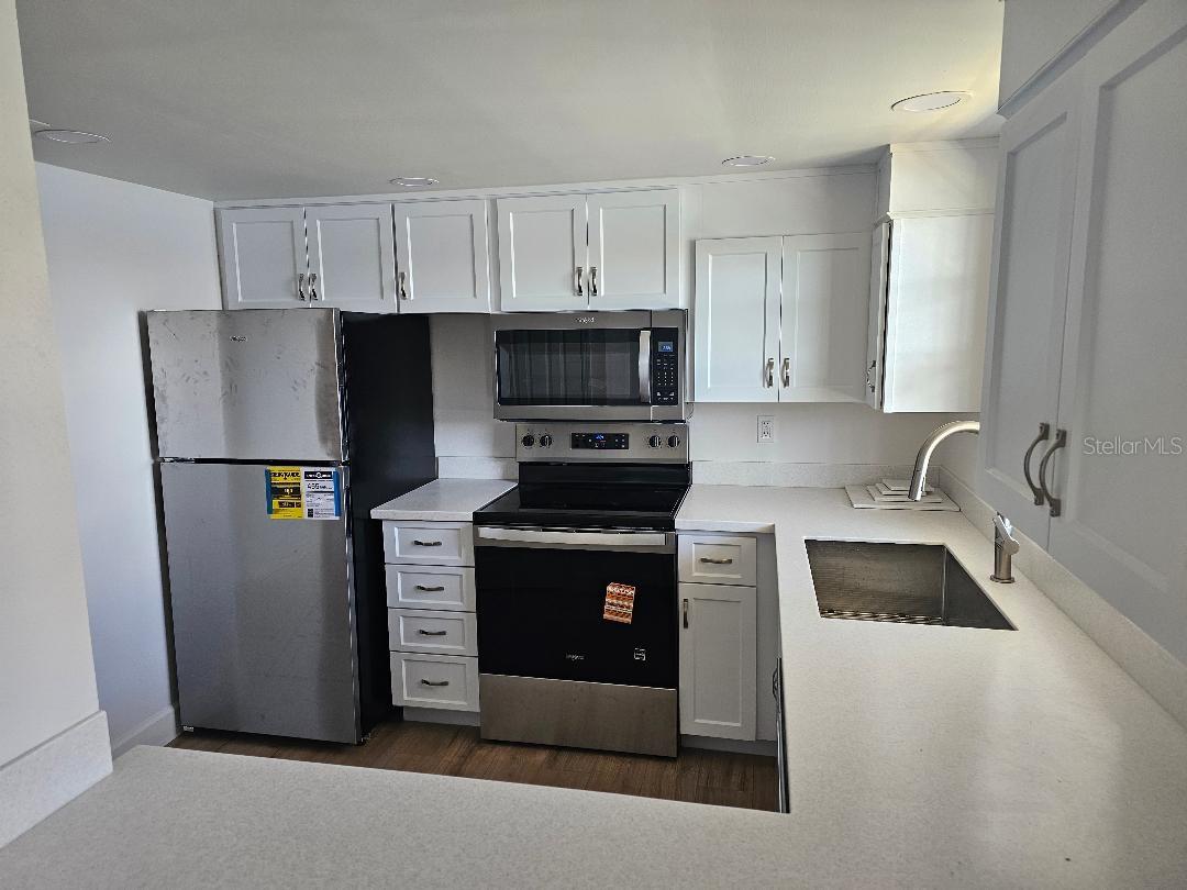 8822 Bay Pointe Drive, FL