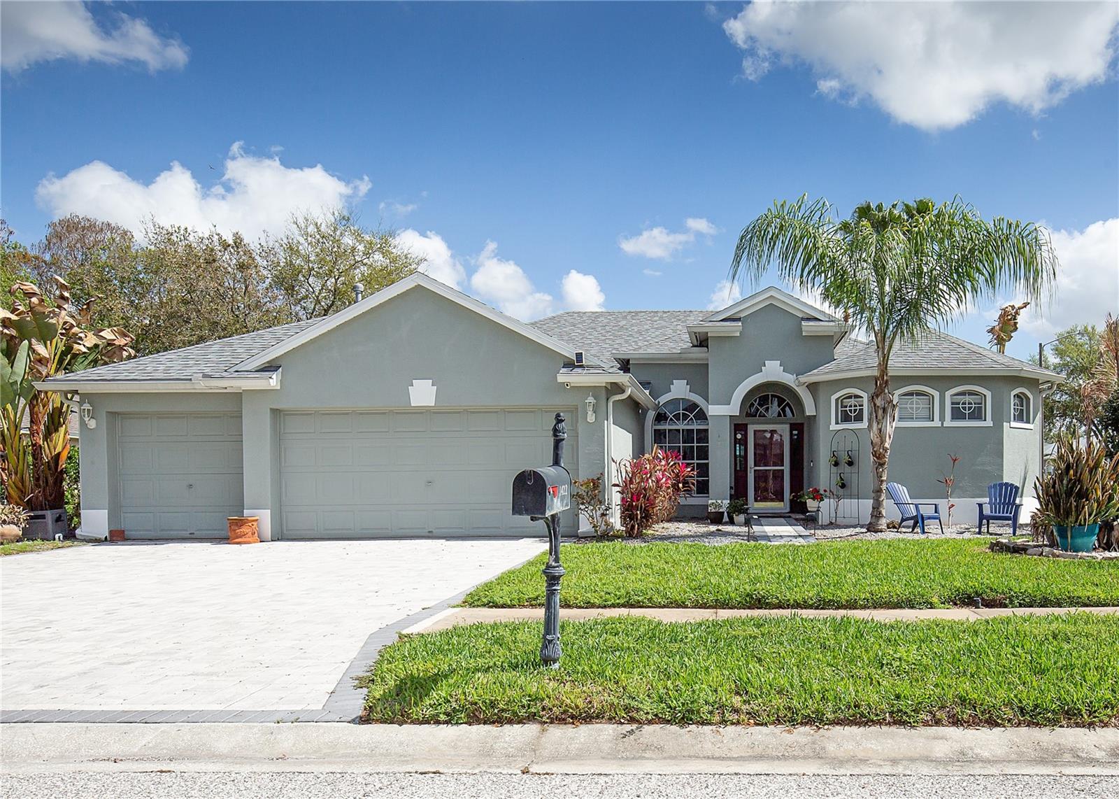 1422 Tawnyberry Court, FL