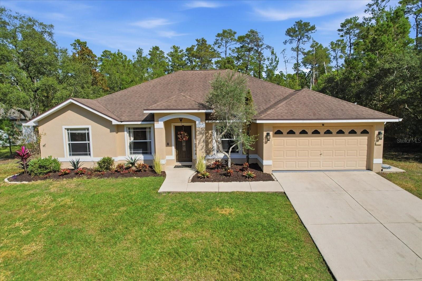 11 Heuchera Ct E, FL