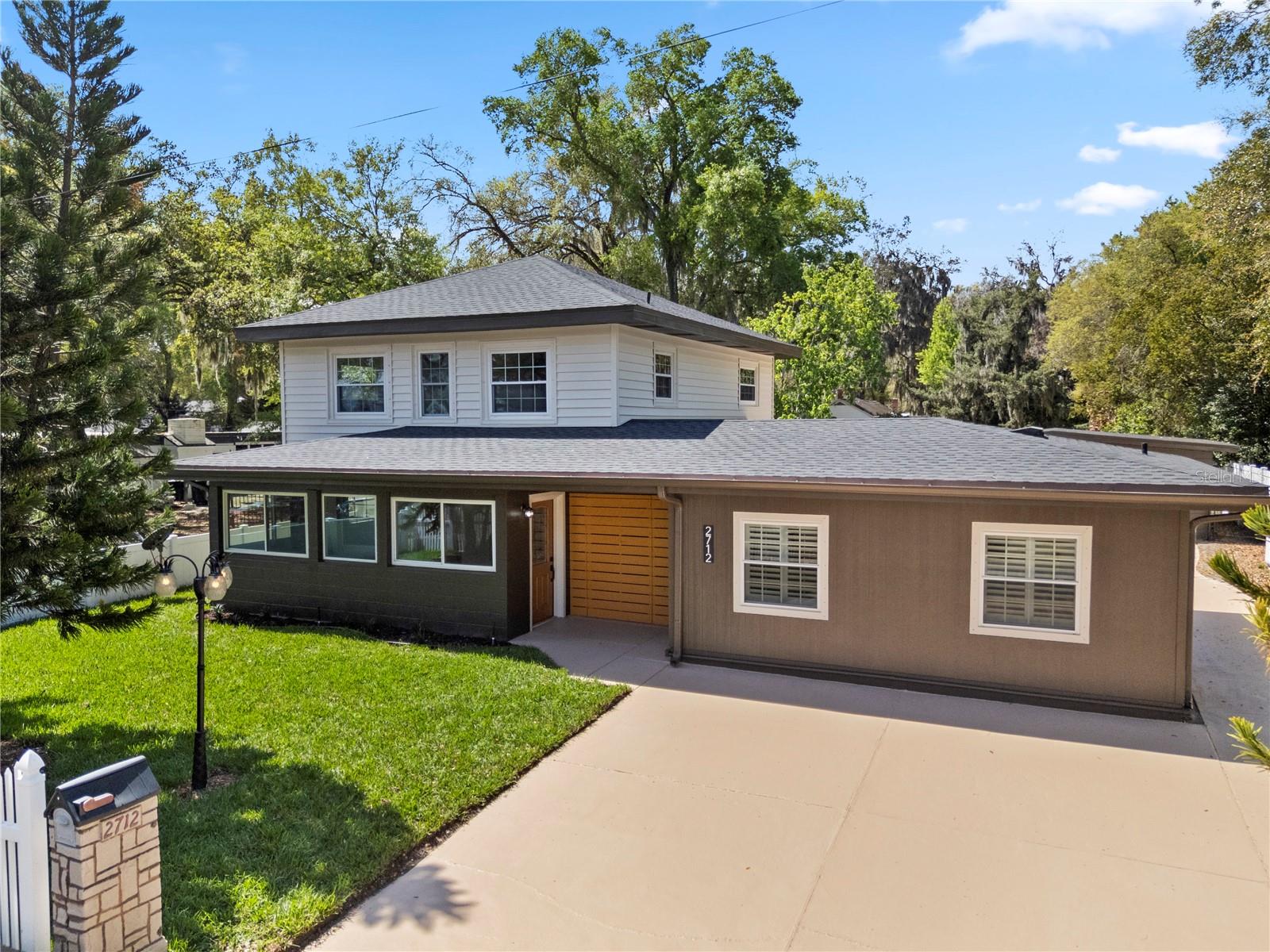 2712 Crystal Lake Drive, FL