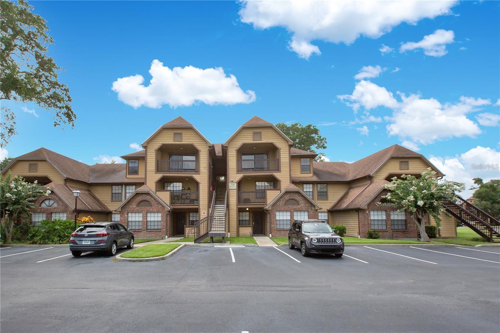 320 Black Oak Ct #207, FL
