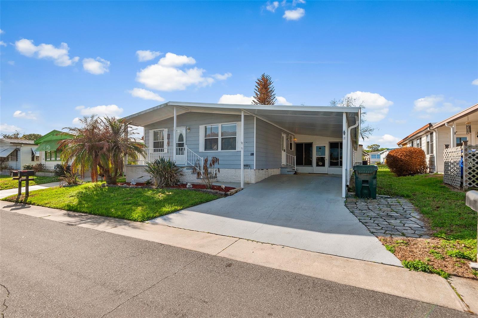 914 Pine Ridge Drive, FL