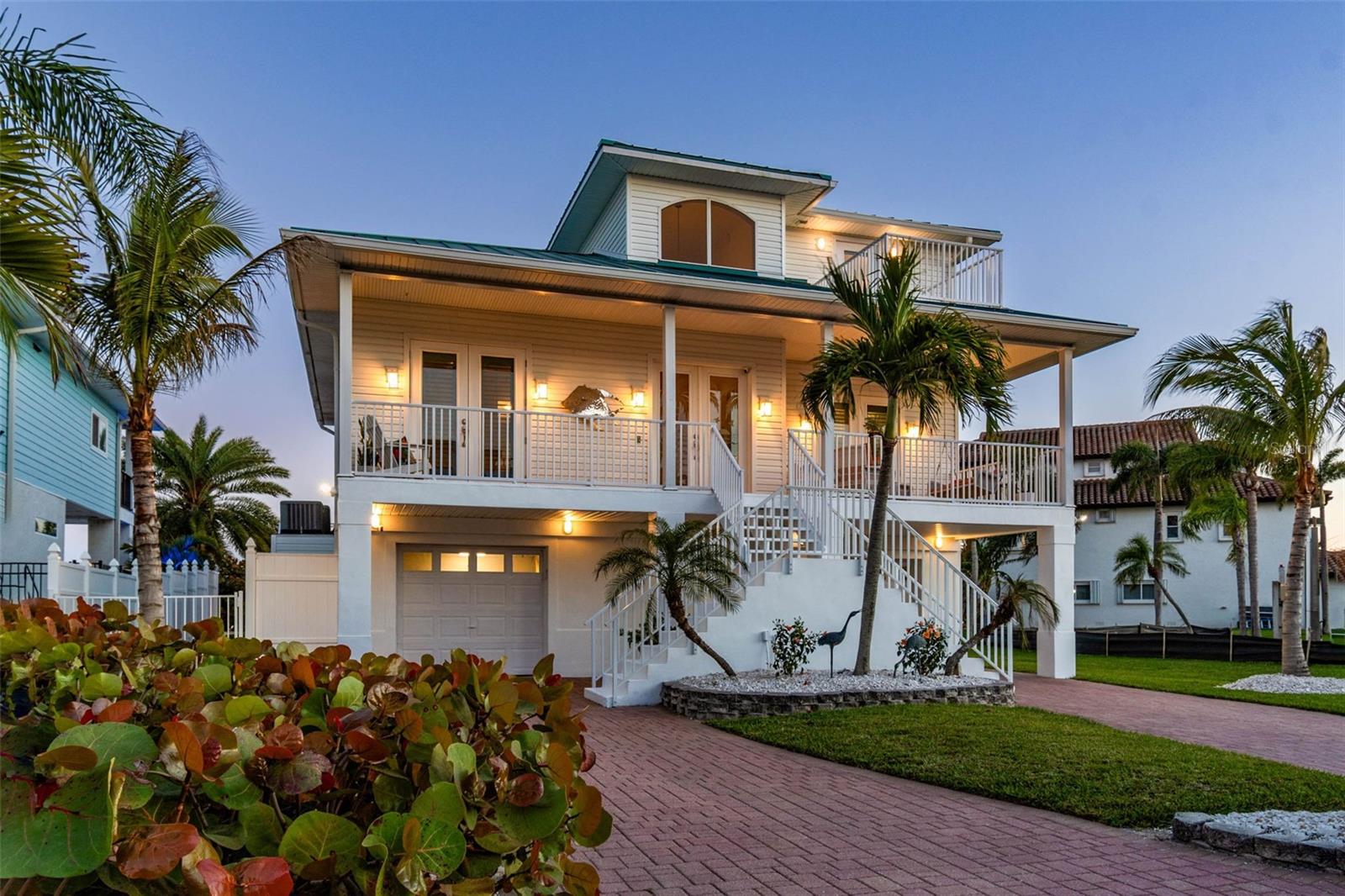 874 Bay Point Dr, FL