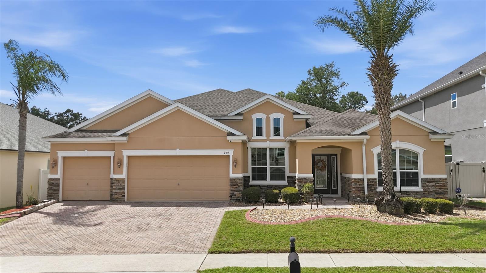 979 Counts Crest Circle, FL