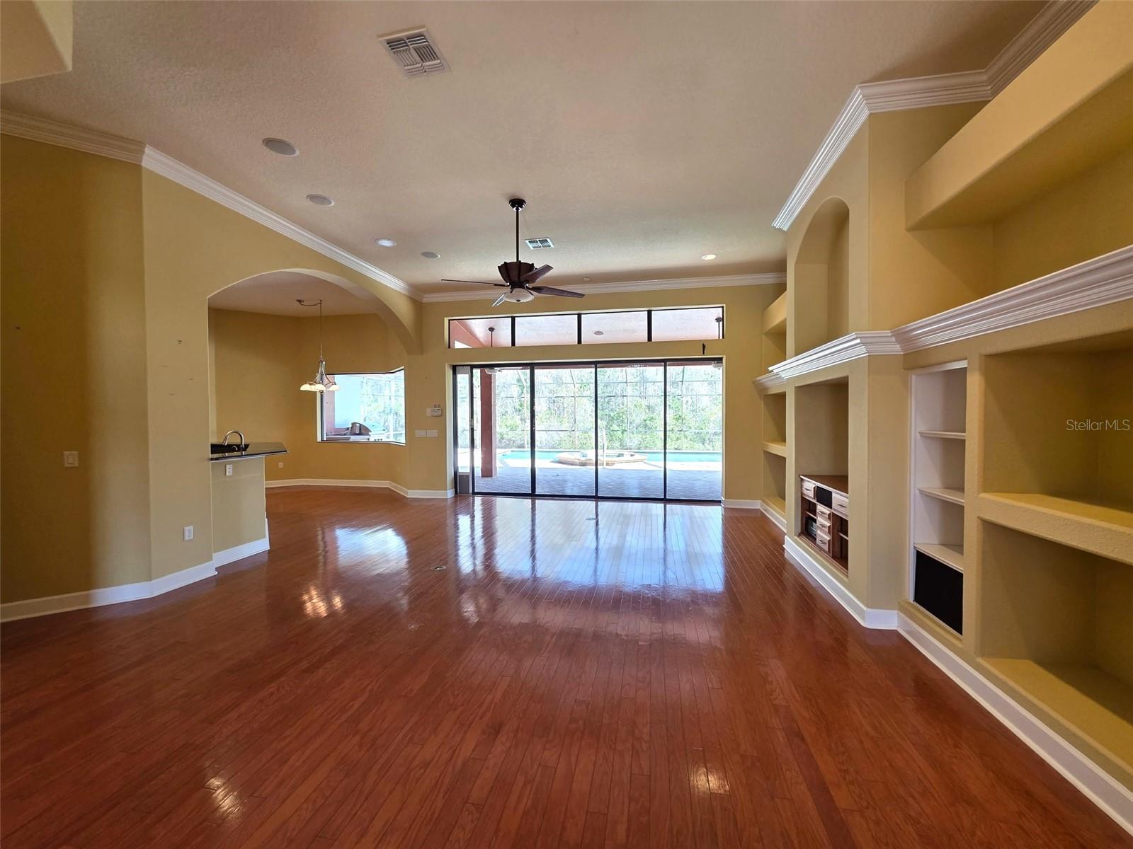 8421 Charleston Drive, FL