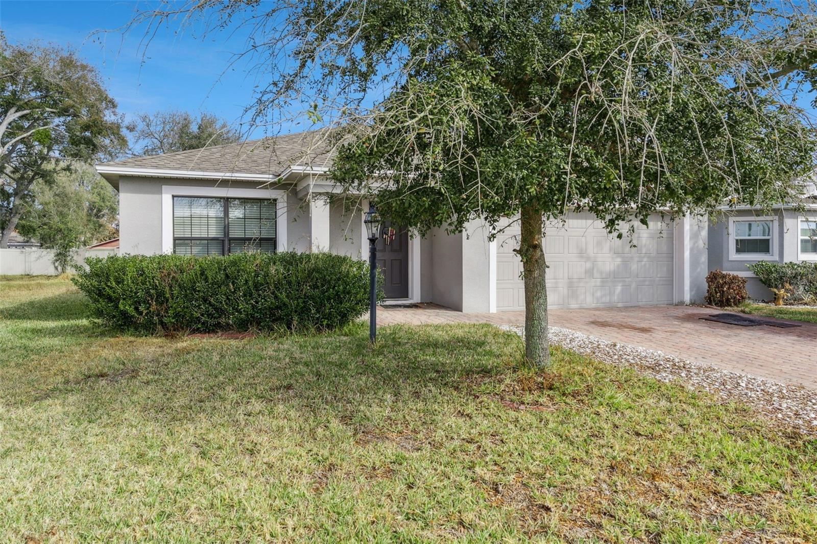 206 Lake Mariana Place, FL