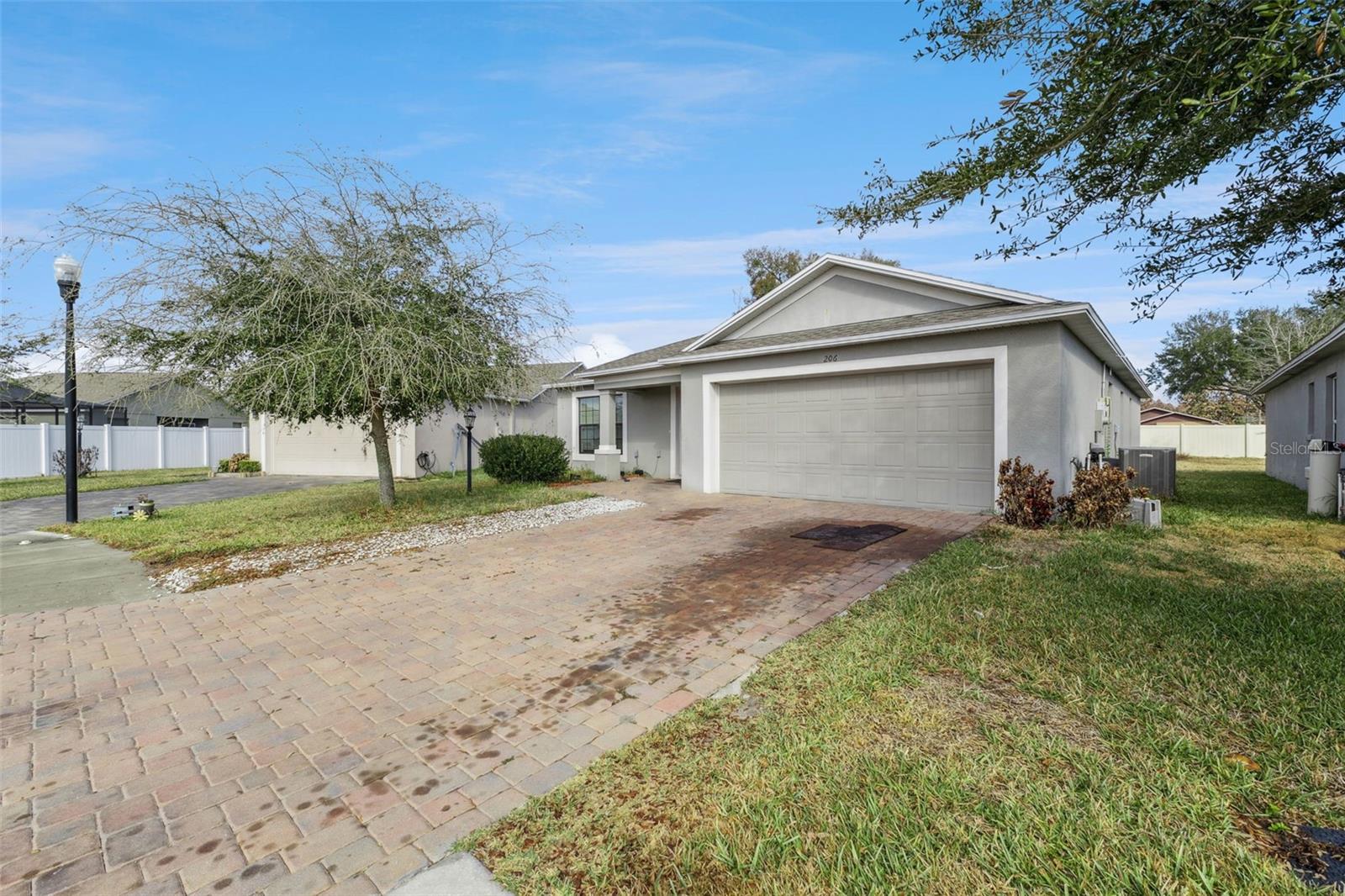 206 Lake Mariana Place, FL