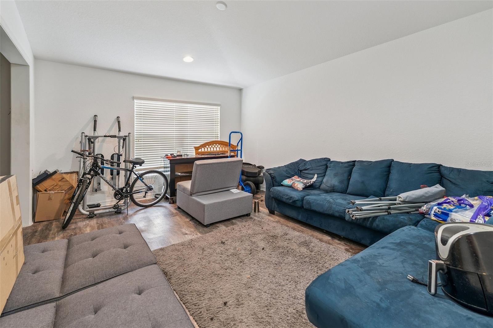 206 Lake Mariana Place, FL