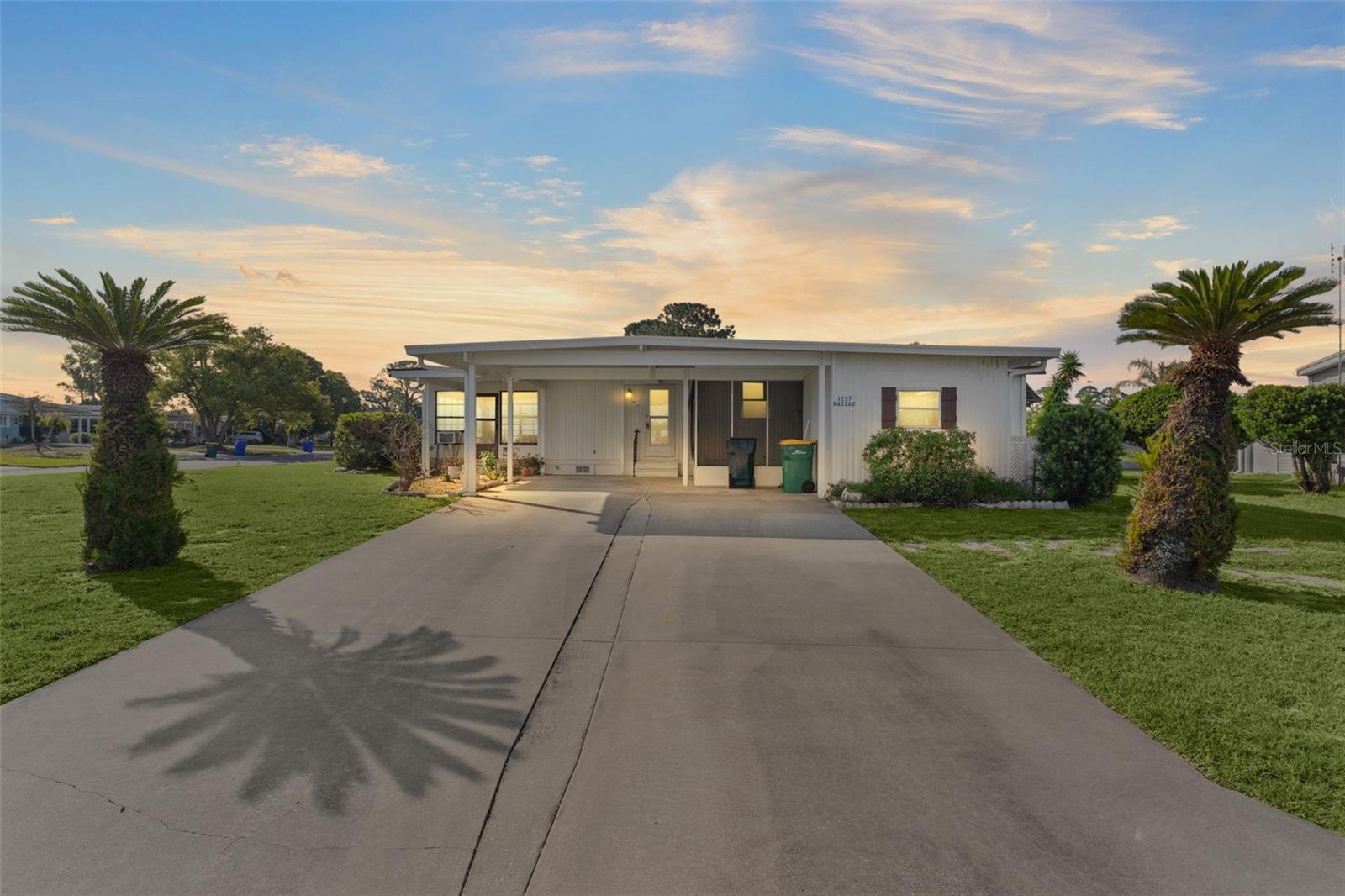 1227 Nassau Cir, FL