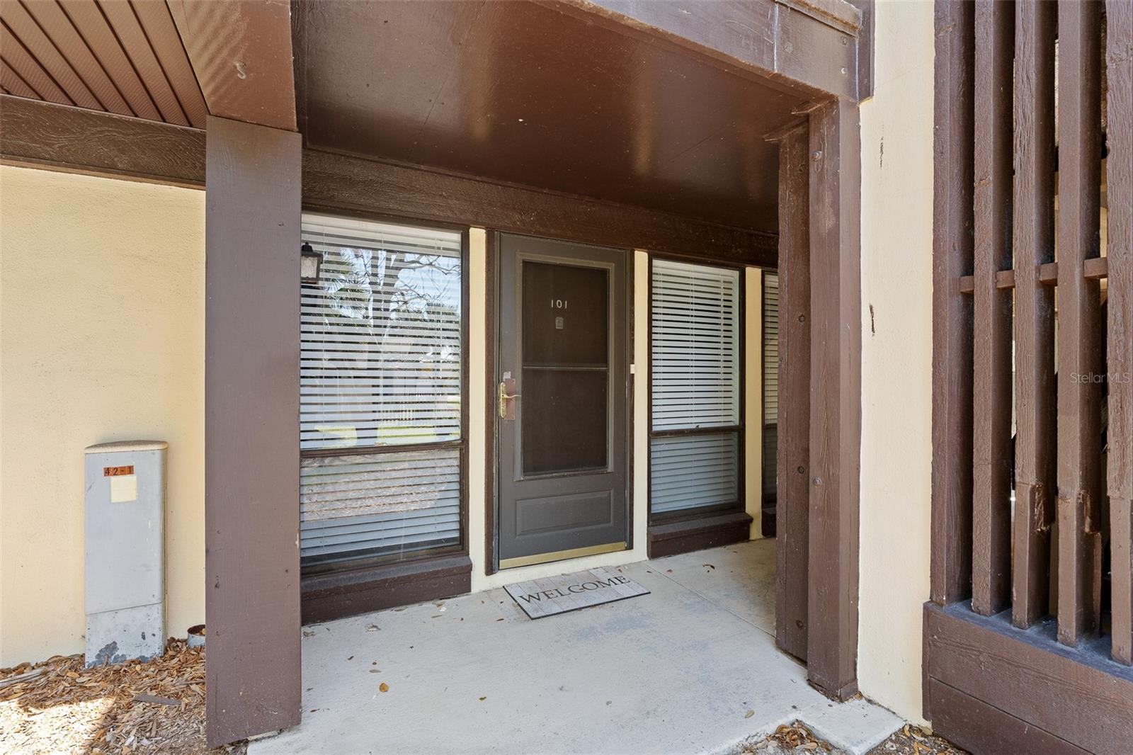 42 Club House Drive, FL