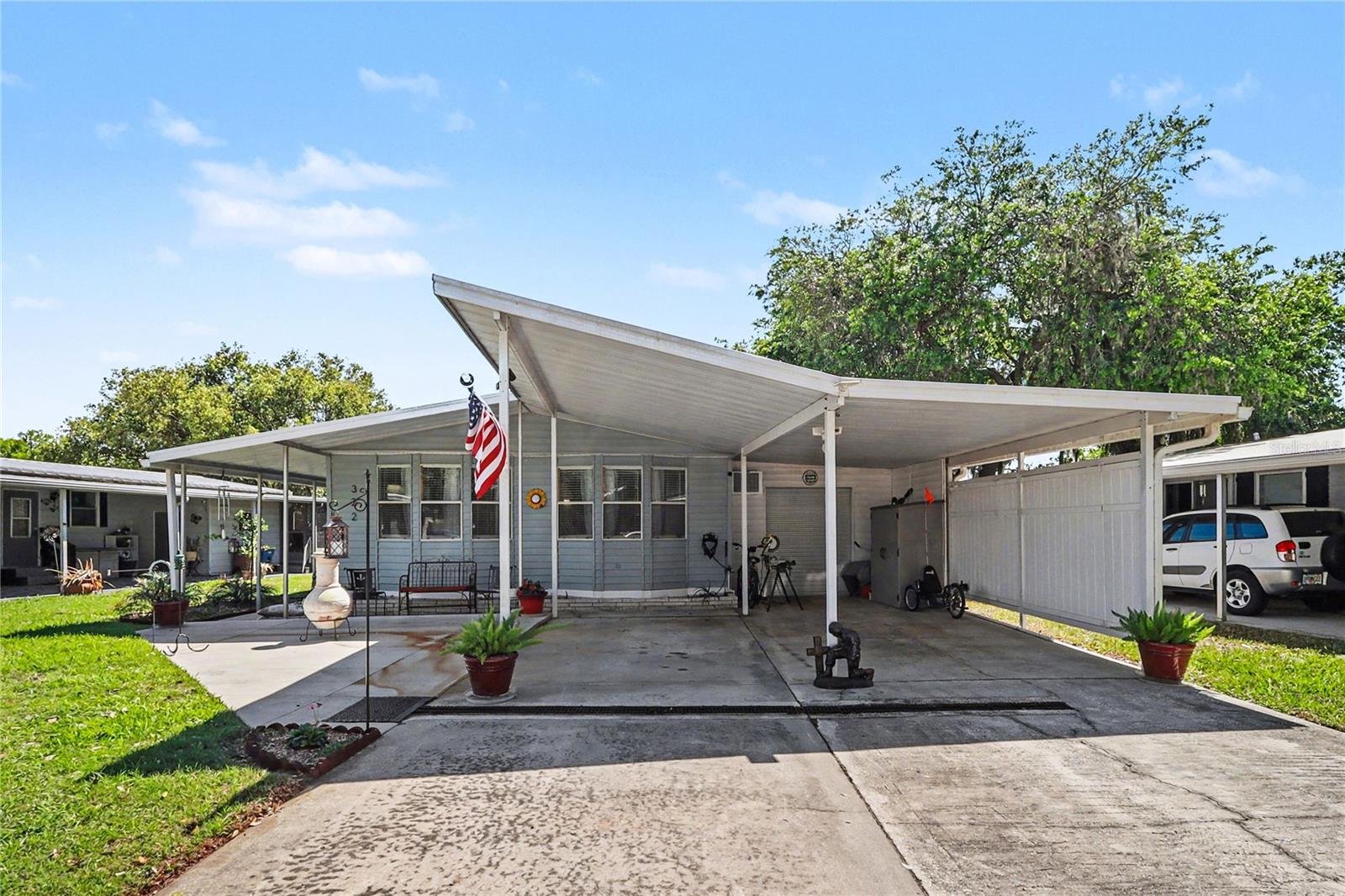 2055 Floral Avenue, FL