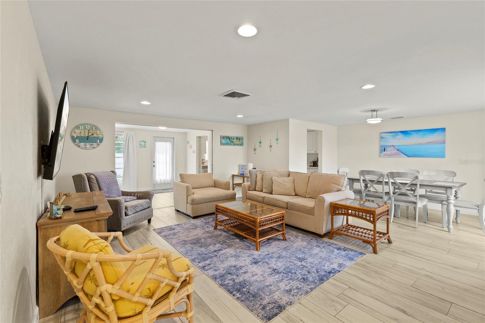 6836 Roxbury Drive, FL